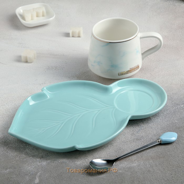 Чайная пара керамическая «Листочек», 3 предмета: чашка 320 мл, блюдце 25,5×16 см, ложка, цвет голубой