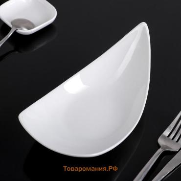 Блюдо фарфоровое овальное Wilmax, 19.5×11 см, белое